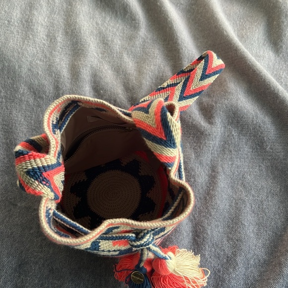 Chila bag crossbody shoulder bag woven summer peach blue handmade EUC - Picture 3 of 9